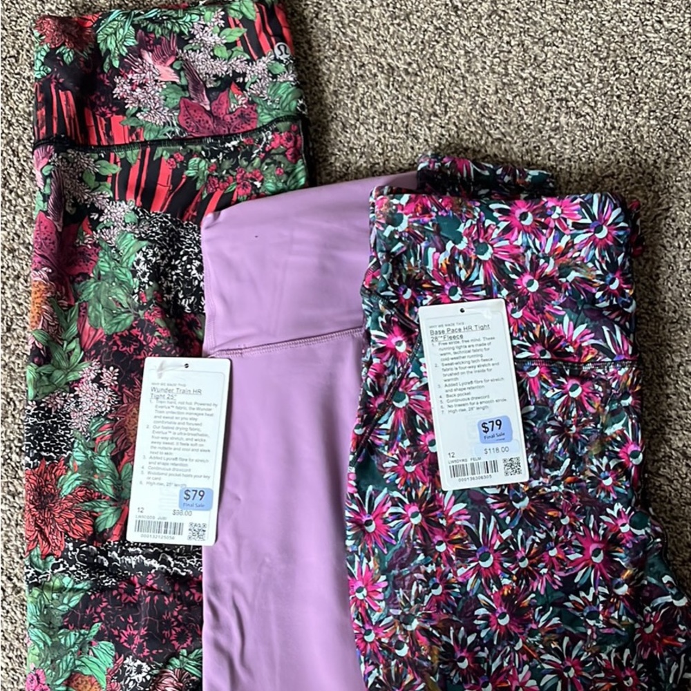 3 pairs of Lululemon leggings